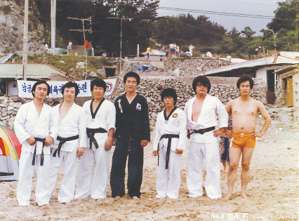 1981 ߿ܼ  Բ.jpg
426 x 315
224Kbyte