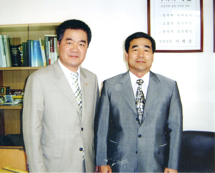 1.jpg
704 x 567
366Kbyte